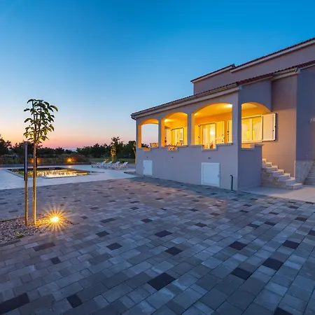 Vakantiehuis Dalmatia Bei *