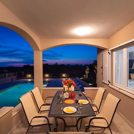 Dalmatia Bei Дом отдыха